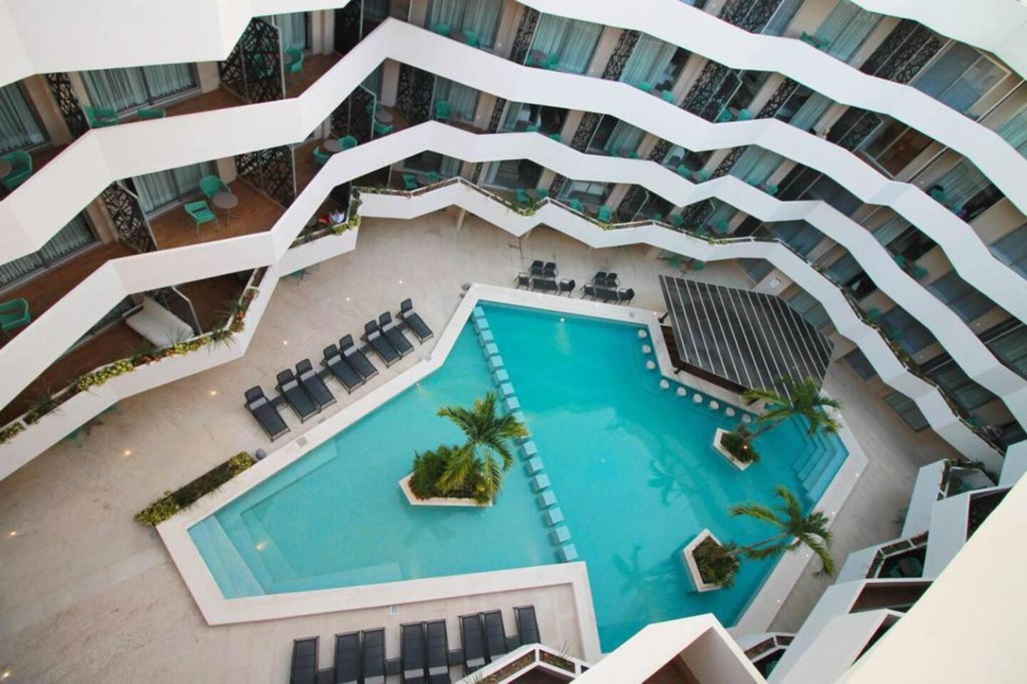 Beautiful And Centric 1br Ph Private Pool Sauna Apartamento